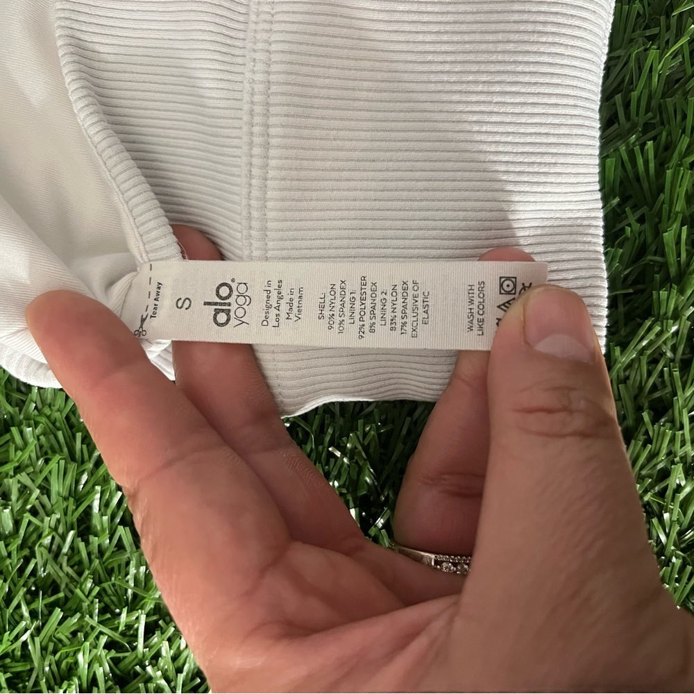 ALO Yoga White Ribbed Sports Bra - Picture 3 of 4